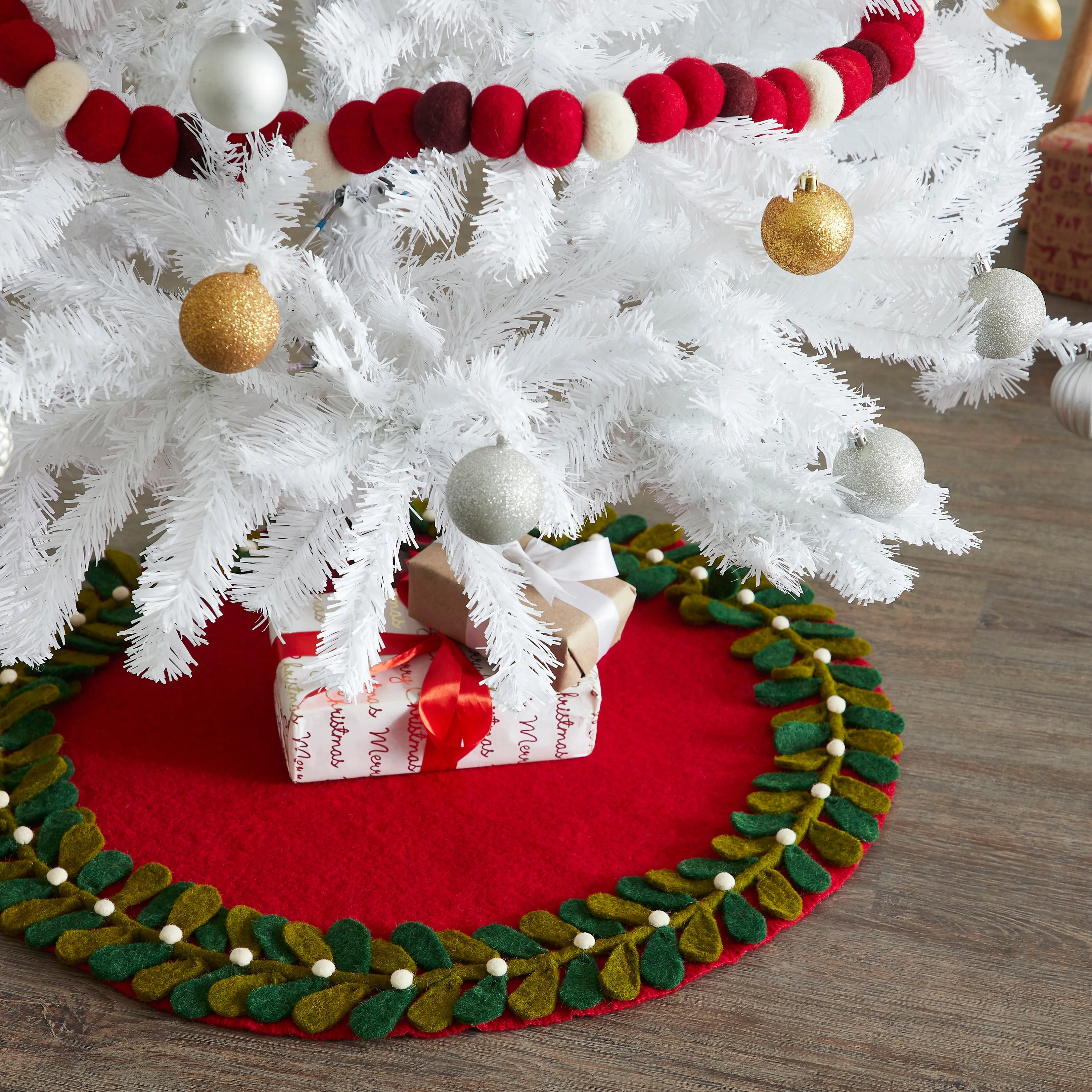 26"  - Mistletoe Border on Red  Mini Tree Skirt"