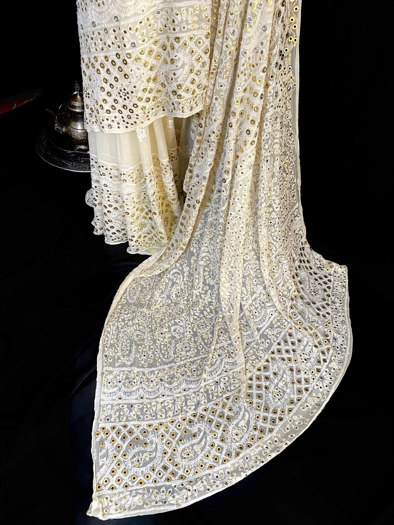 Kamdani Muqaish: Radha