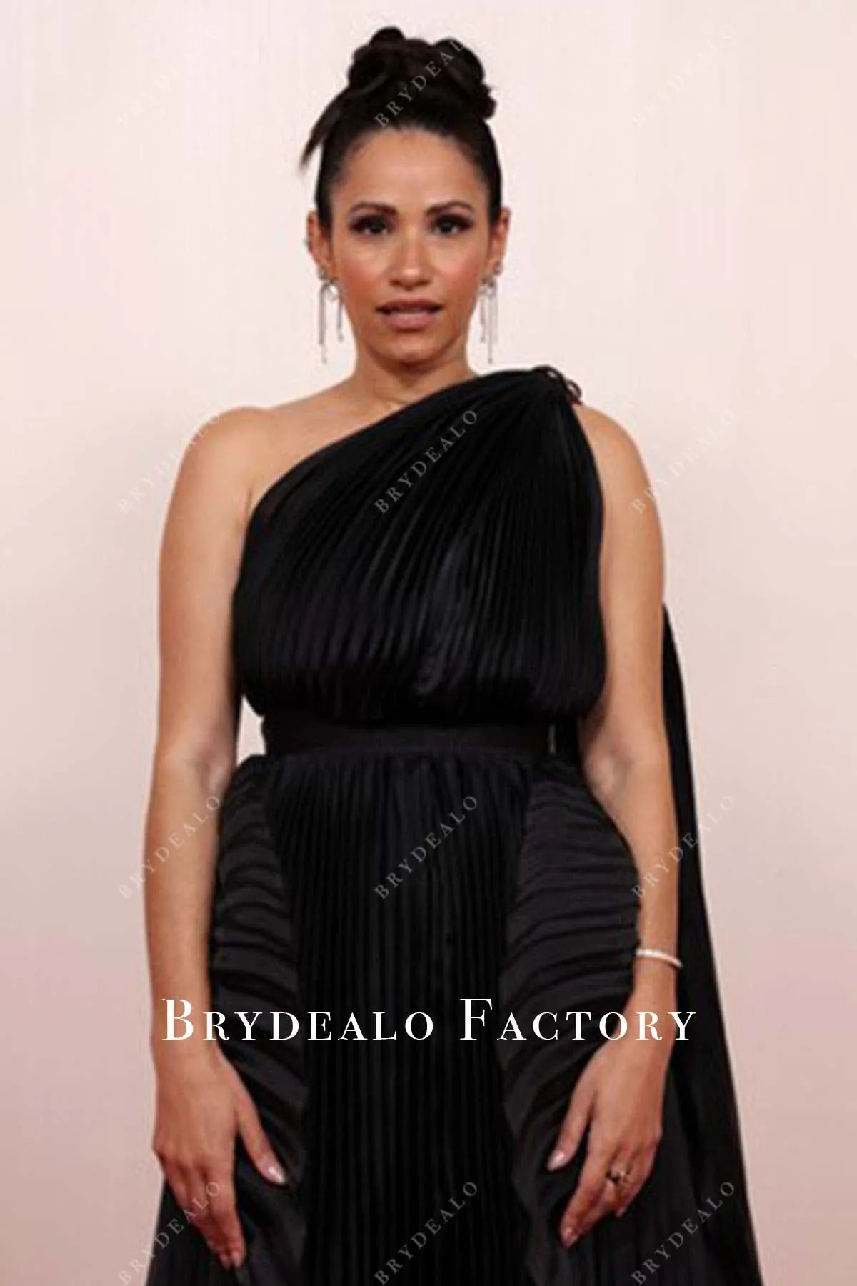Tiffany Smith 2024 Oscars Black Pleated Red Carpet Dress