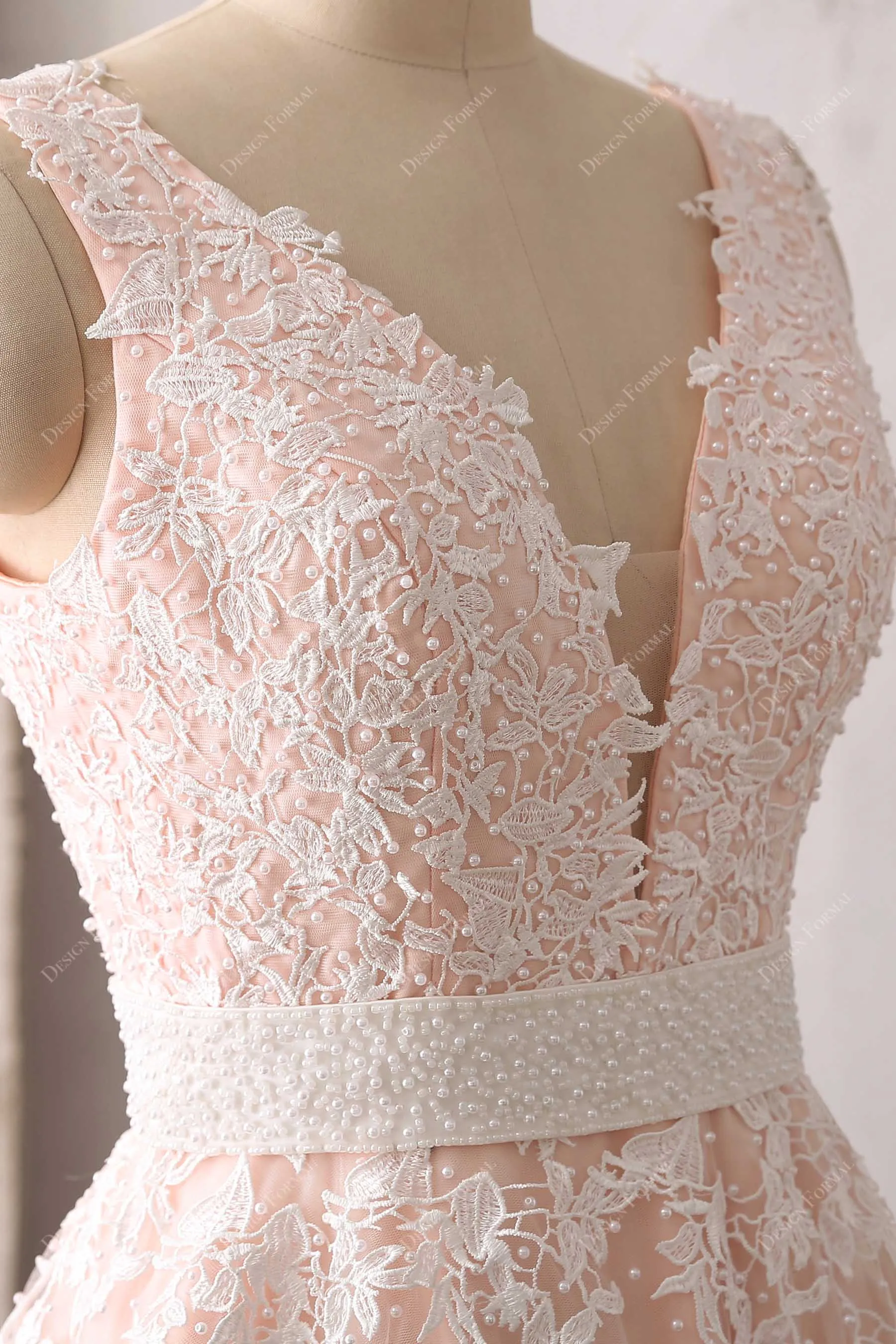 White Lace Baby Pink Tulle Plunging Neck Elegant Prom Dress